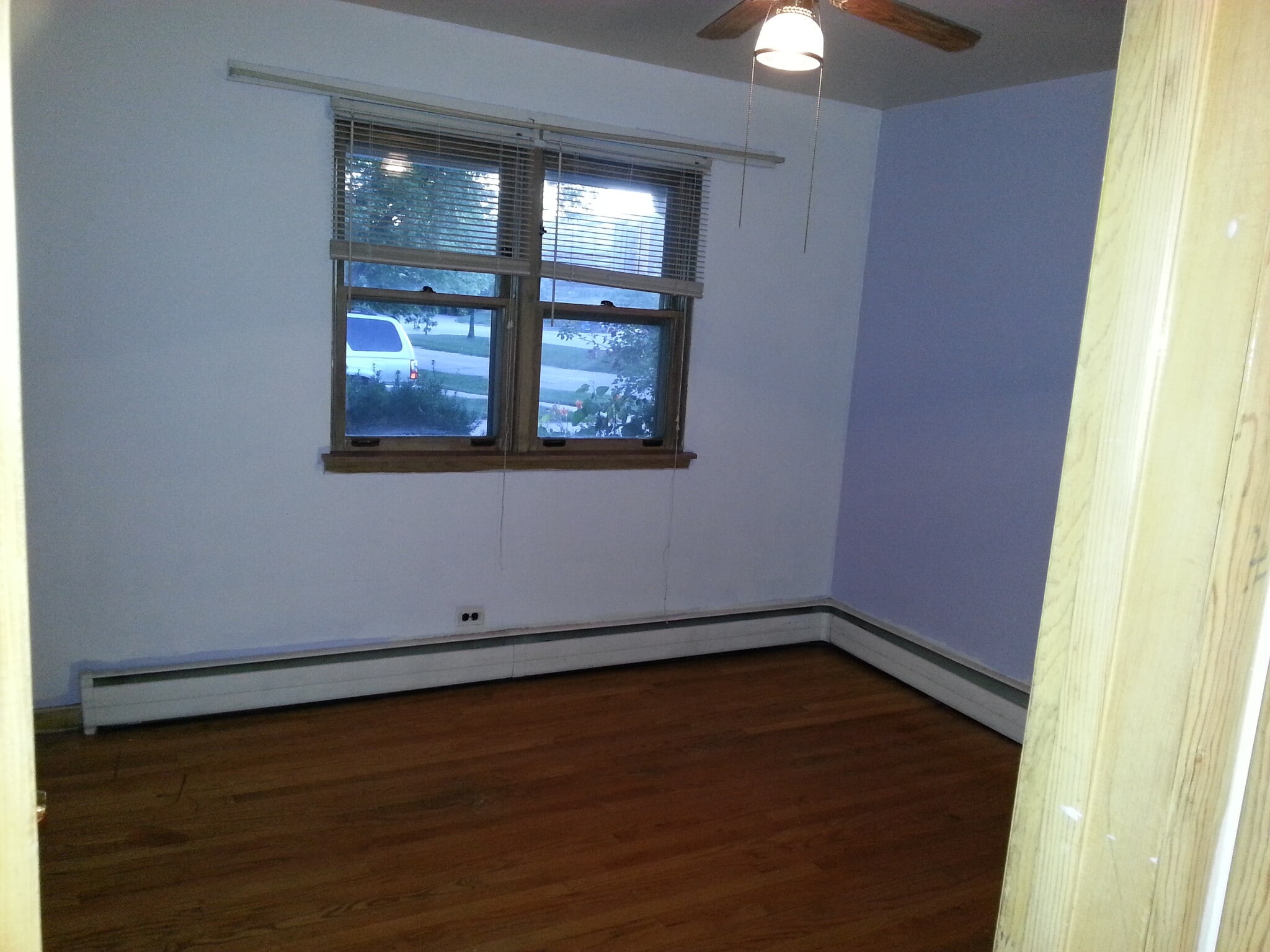 Building Photo - 9437 Burlington Ave