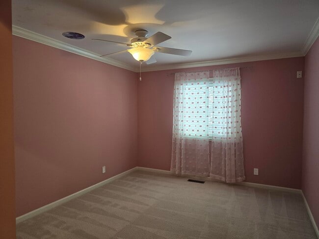 Building Photo - 1021 Whirlaway Dr