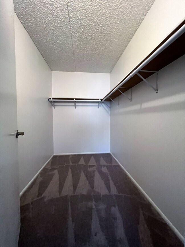 Building Photo - SCOTTSDALE SHADOWS LUXURY CONDO WITH AC, WATER INCLUDED AND 9 HOLE GOLF