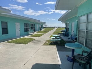 Building Photo - Direct ocean front 1 bedroom 1 bathroom