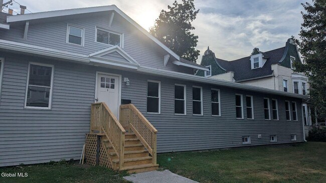 Building Photo - 4 Ten Eyck Ave
