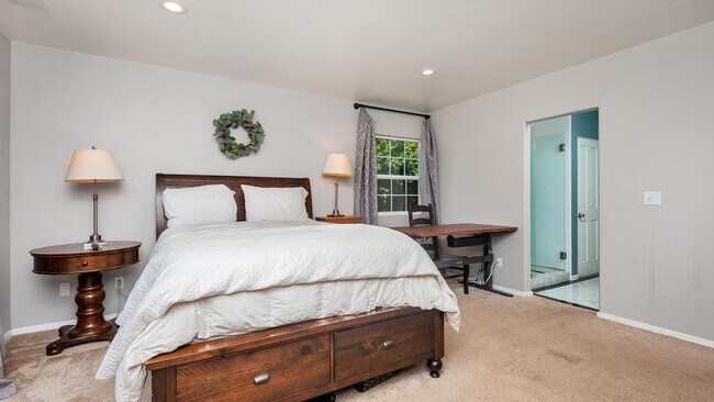 Building Photo - Single story, 4 bedroom, plus detached off...