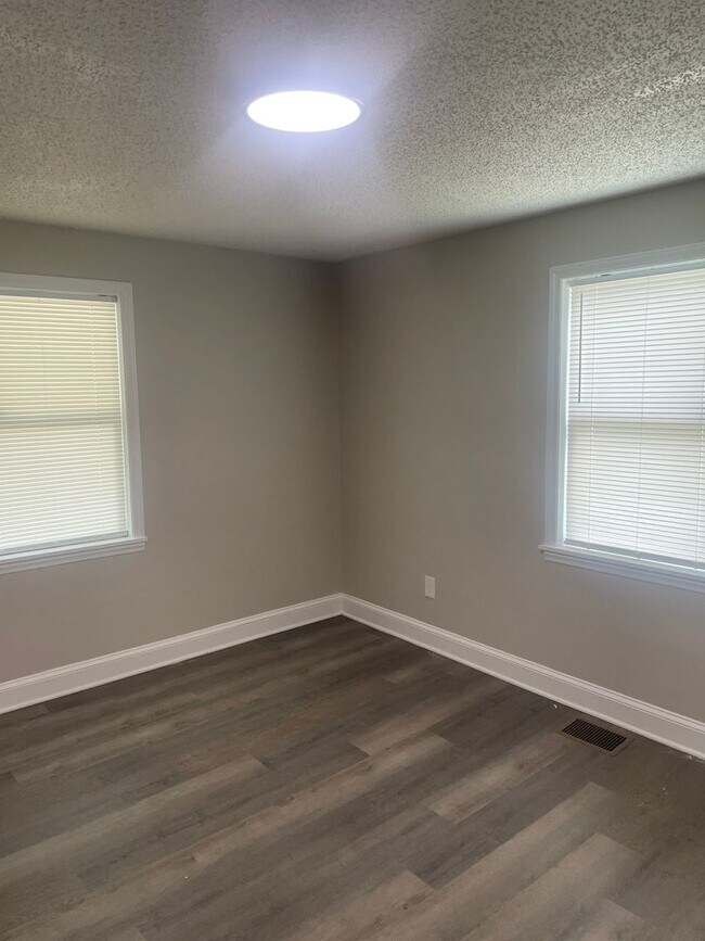 Building Photo - 4509 Lansing Dr