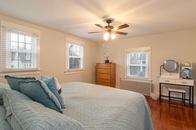 Building Photo - 315 S Orchard St