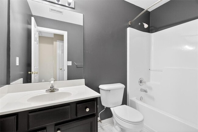 Building Photo - 135 Saltcreek Point NE