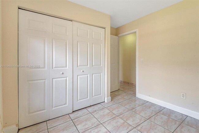 Building Photo - 13828 SW 283rd Terrace