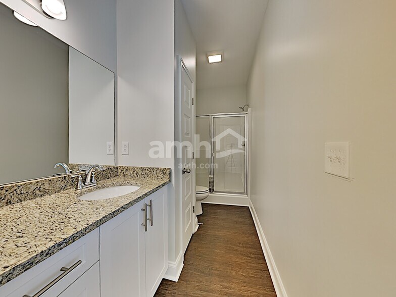 Building Photo - 5512 Central Grove Sq