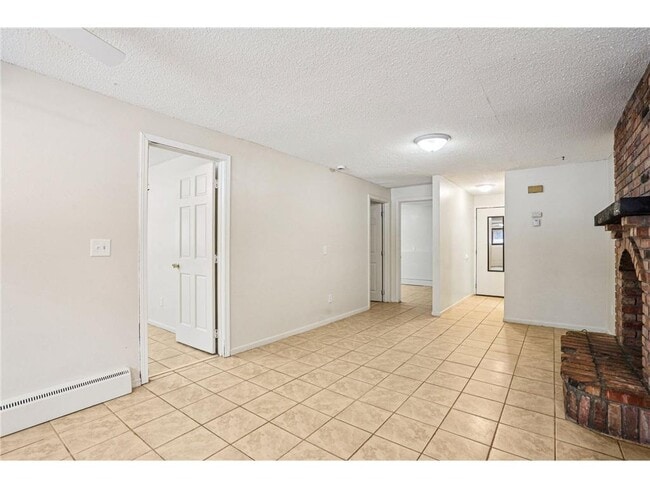 Building Photo - 17256 Kenyon St NE