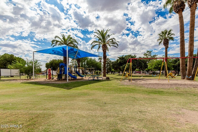 Building Photo - 143 W Pima Ave