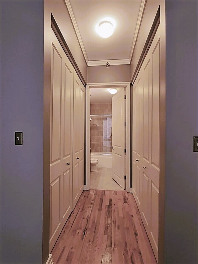 Building Photo - 170 W Polk St