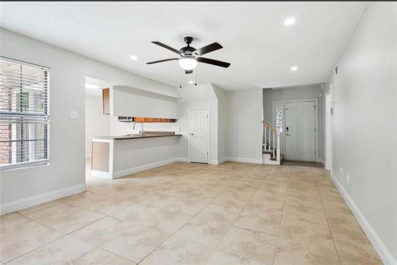 Building Photo - 1500 W Esplanade Ave