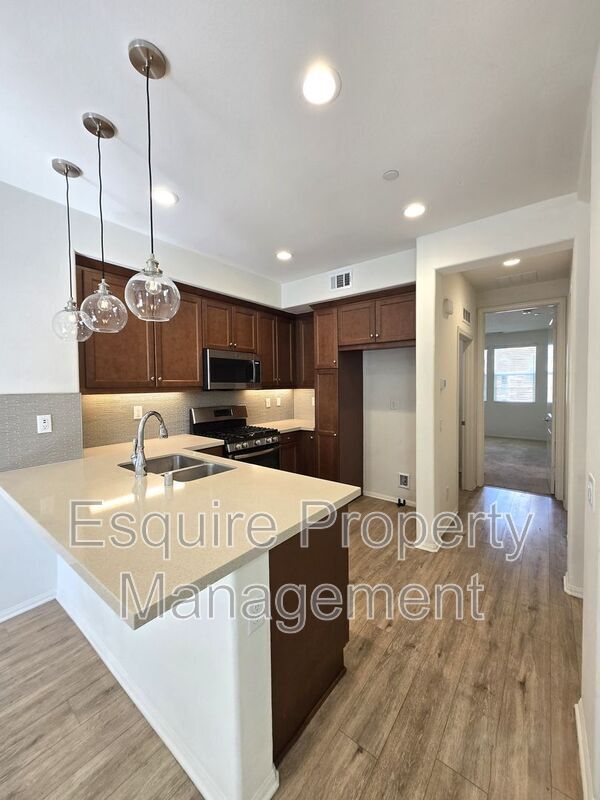 Building Photo - 433 Castiano St