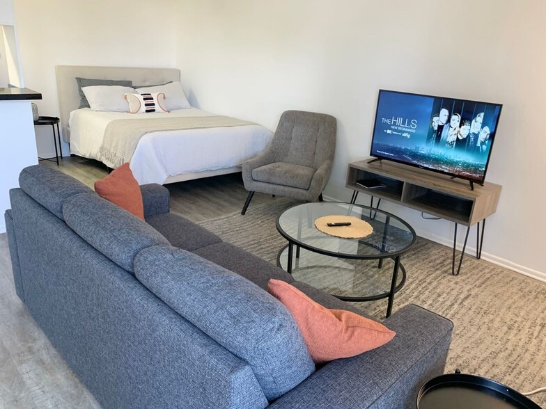 Interior Photo - The Elizabeth