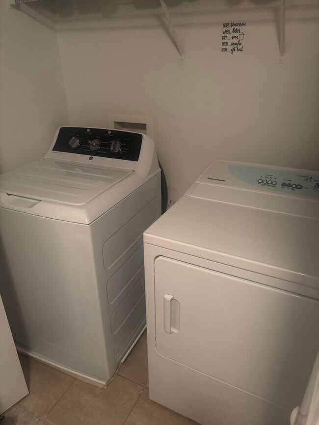 Building Photo - This beautiful 4 bedroom, 3.5 bath home in the highly sought-after Mill Creek neighborhood has it...