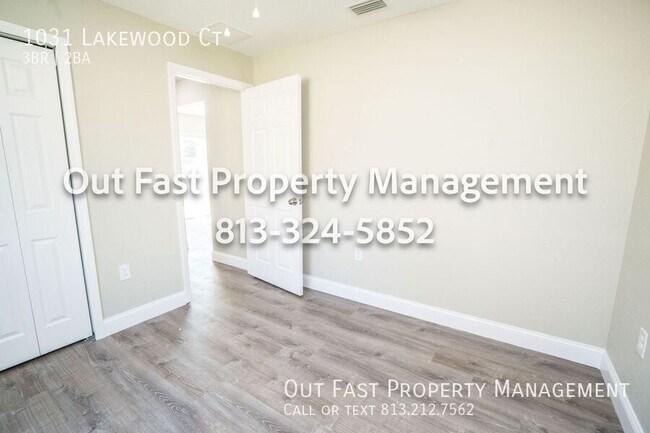 Building Photo - 1031 Lakewood Ct