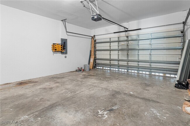 Building Photo - 8340 Silver Birch Way