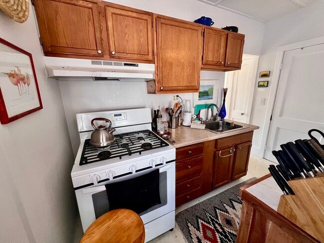 Building Photo - 14 Fairview Ave