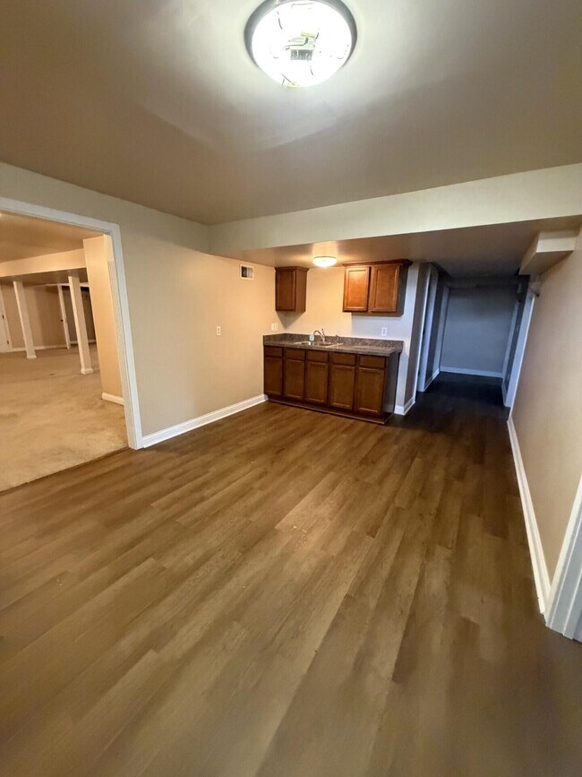 Building Photo - 110 Pineur Rd