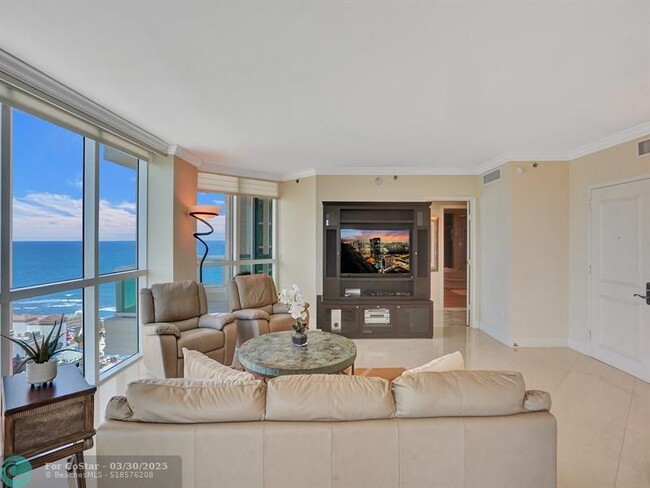 Building Photo - 101 S Fort Lauderdale Beach Blvd