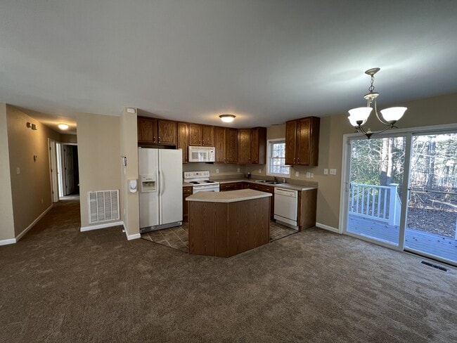 Building Photo - 21 Fort King Dr