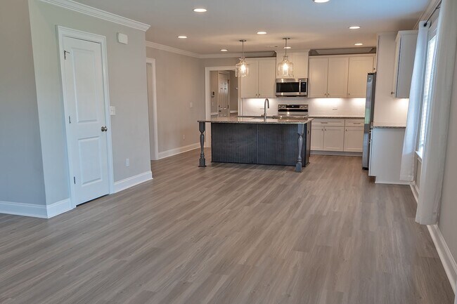 Building Photo - Home for rent in Prattville