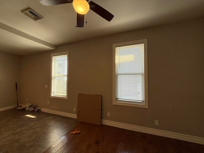 Building Photo - 308 Columbia Ave