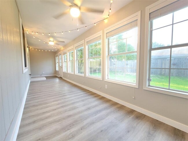 Building Photo - 804 Kavanagh Dr