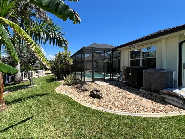 Building Photo - FURNISHED SHORT TERM RENTAL - 3 Bed / 2 Bath - Single Family Pool Home - $5,000/month ** Heated S...