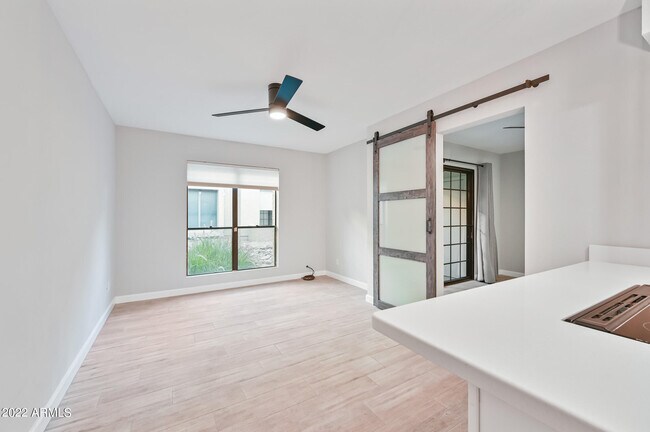 Building Photo - 3131 W Cochise Dr