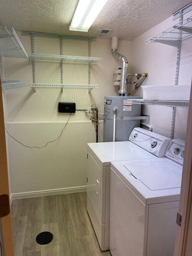 Building Photo - 85 W 1400 S