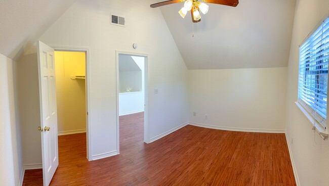 Building Photo - 6403 Lohman Ford Rd