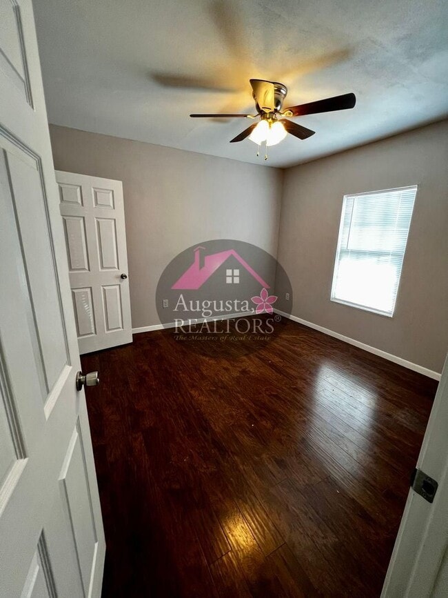 Building Photo - LT-3000 Buffalo Gap