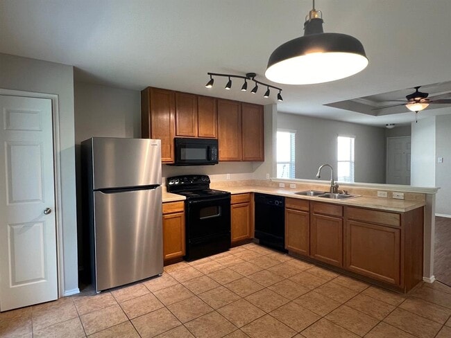 Building Photo - 108 Karen Hill Pl