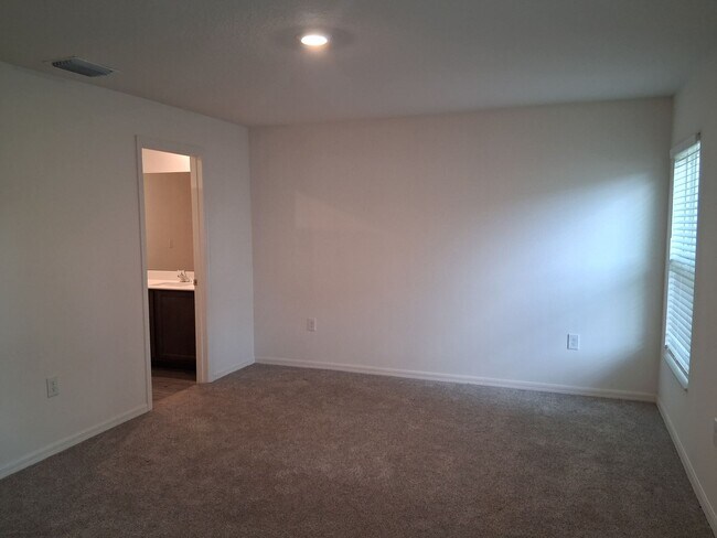 Building Photo - 8871 Southern Charm Cir
