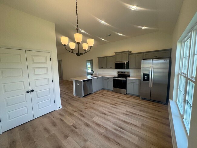 Building Photo - 6183 Clover Ct