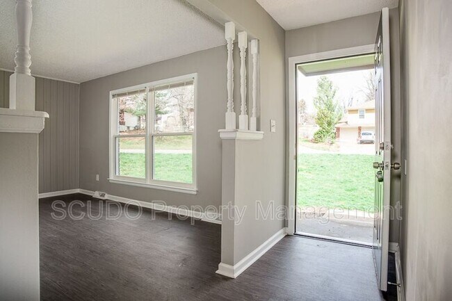 Building Photo - 6912 NW Searcy Dr