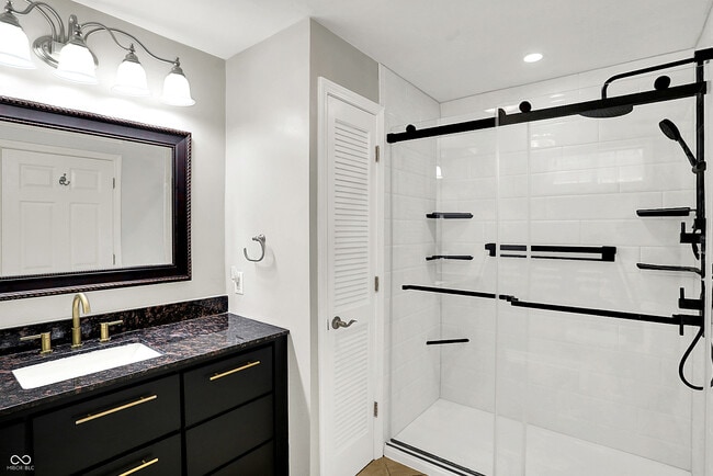 Building Photo - 301 W Pierce St