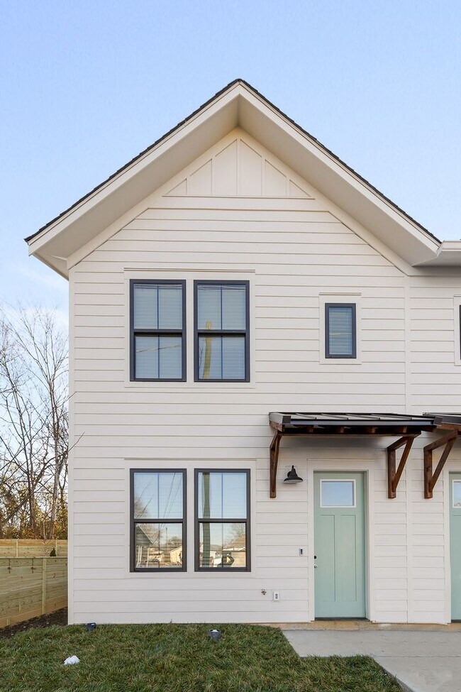 Building Photo - 1758 S Highland Park Ave