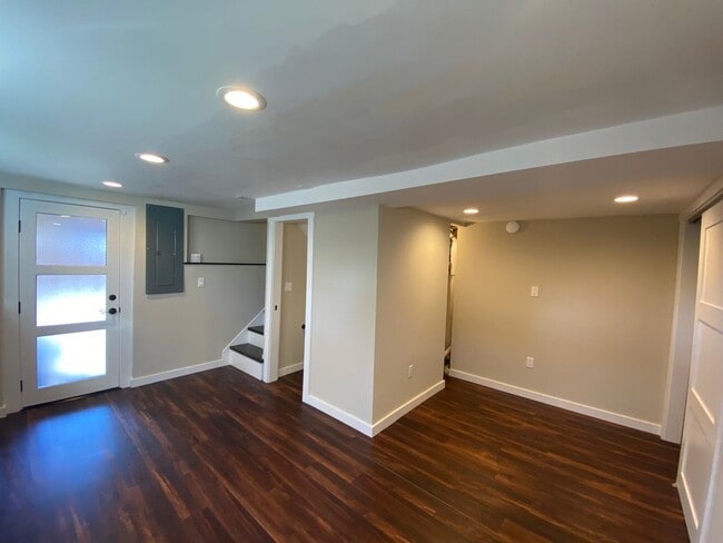 Building Photo - Ballard Loyal Heights Home