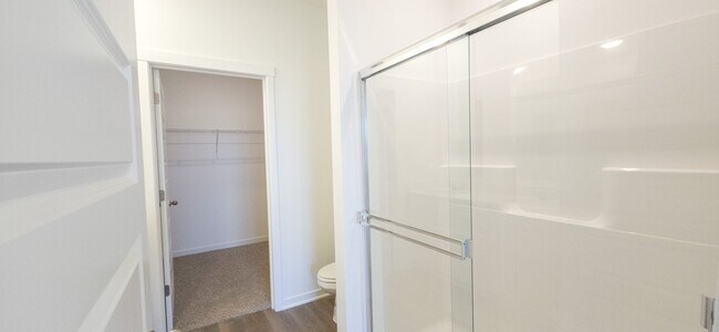 Building Photo - 4176 Viceroy St