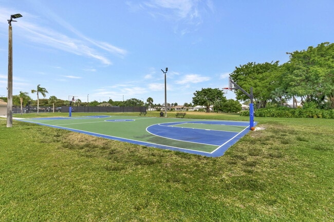 Building Photo - 12372 Cascades Pointe Dr