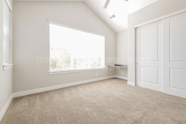 Building Photo - 1962 W 137th Dr