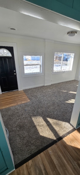 Building Photo - 120 2nd St