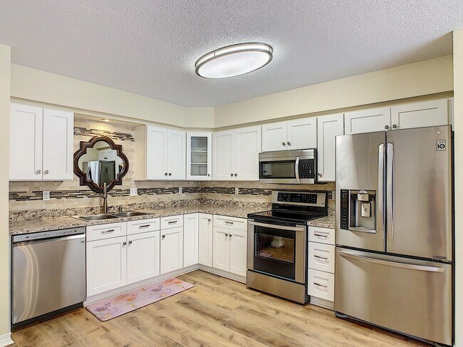 Building Photo - 945 Ashley Ln