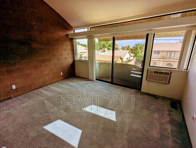 Building Photo - 4105 Bay Ct NE