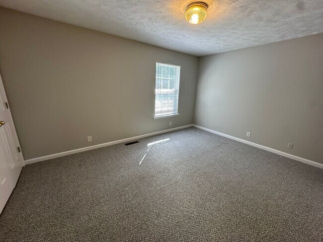 Building Photo - Hamlet Square Townhomes Unit 2344C