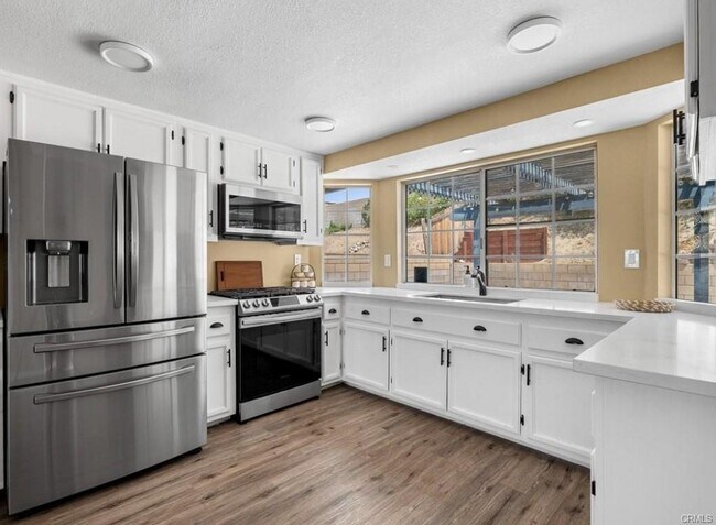 Building Photo - 13901 Hidden Valley Rd