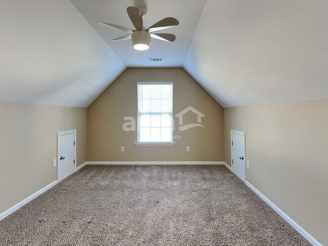 Building Photo - 113 Pin Oak Court
