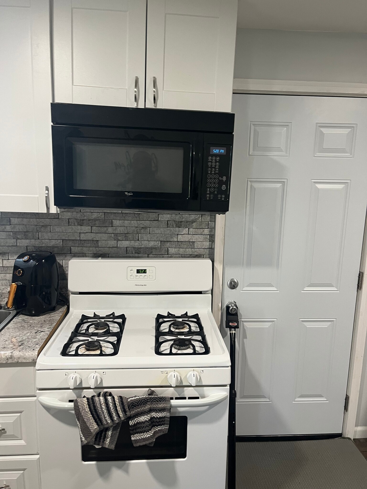 Building Photo - 3337 Prospect St