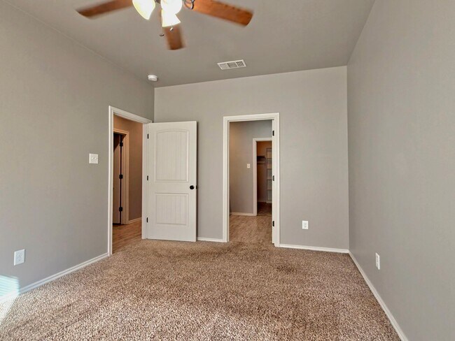 Building Photo - 1109 Preston Trails